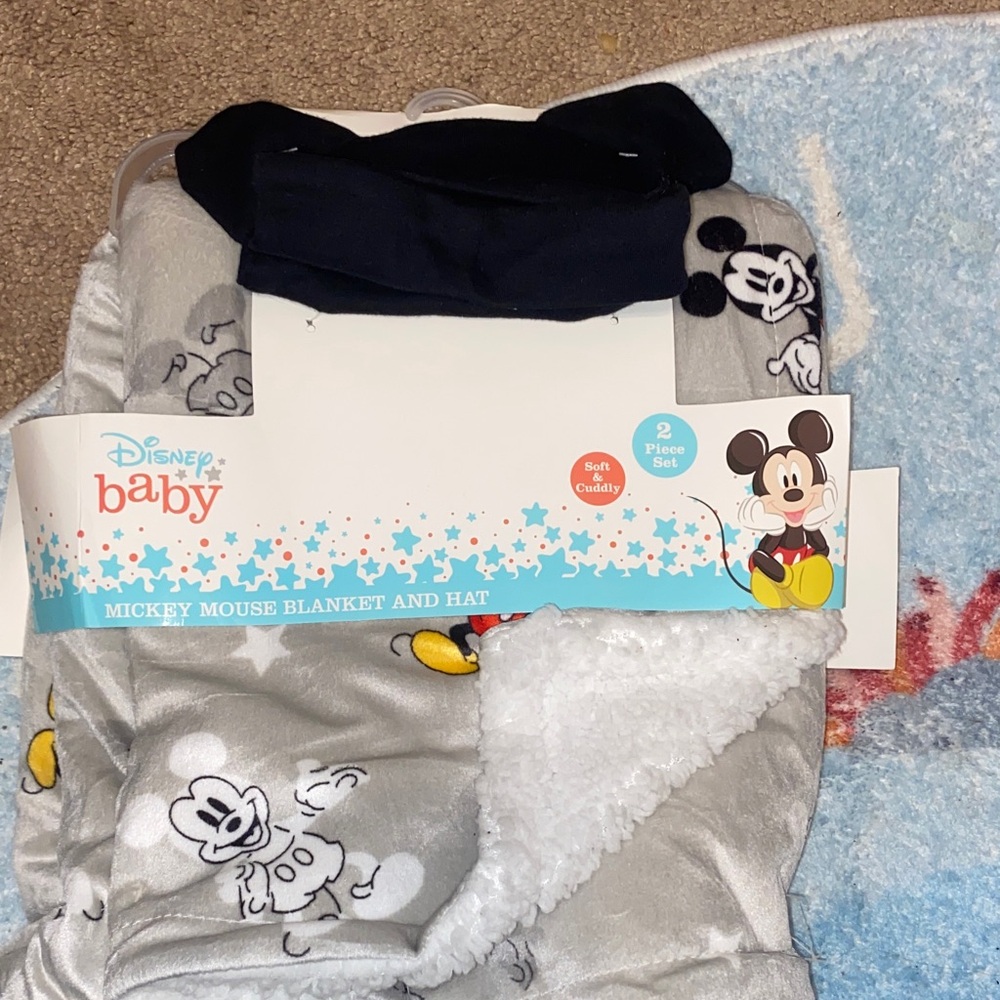 2 piece Disney Baby Mickey Mouse Hat and Blanket Set - Gray and Black
